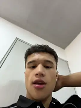 Dominik_Souza webcam