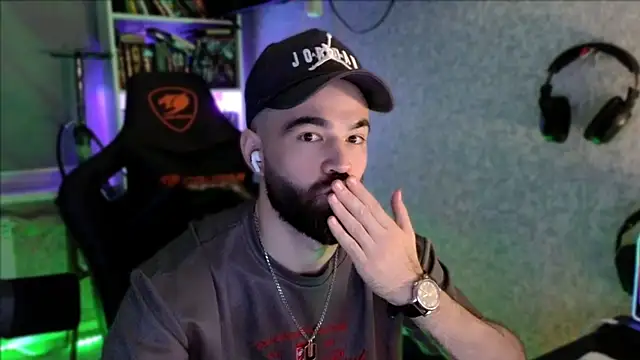 _Serious_Man webcam