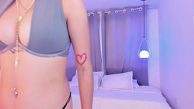 Chanel_Cruzz webcam