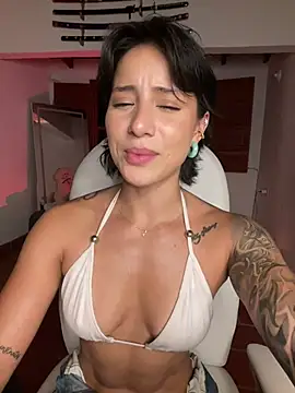 Ale_Lewis webcam