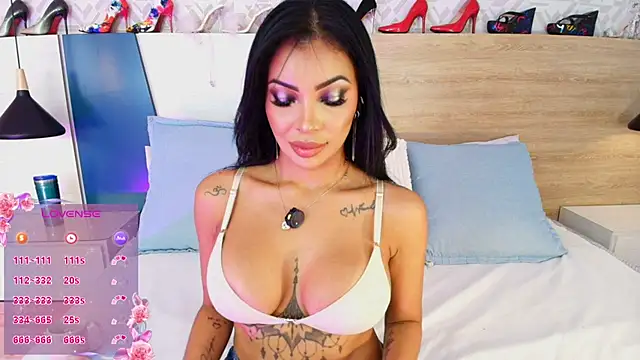 veronikali live cam on StripChat