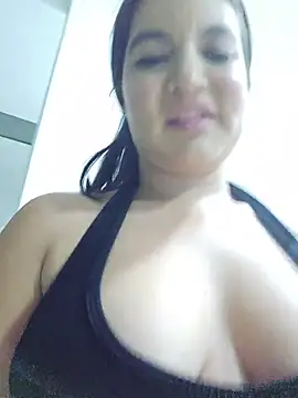 Pretty_Julieta live cam on StripChat