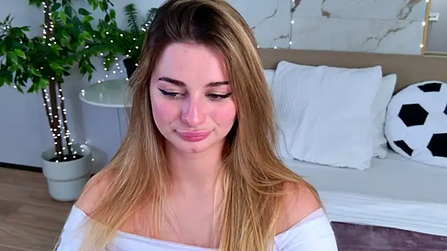 SweetyLicky live webcam show