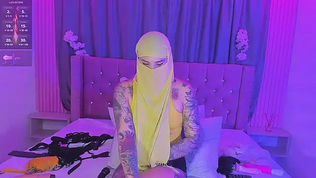 Nayla-Mouna live webcam