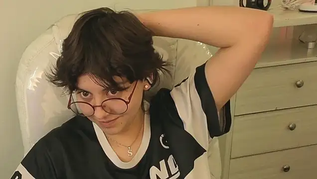 Nathaly_ds live cam on StripChat