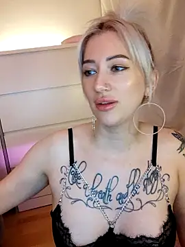 Gina-Lumara webcam