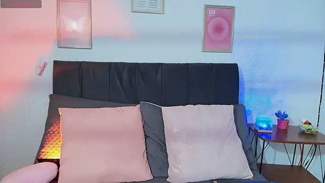 samm_curvy webcam