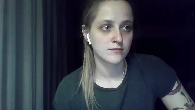 LeaWetGirl webcam