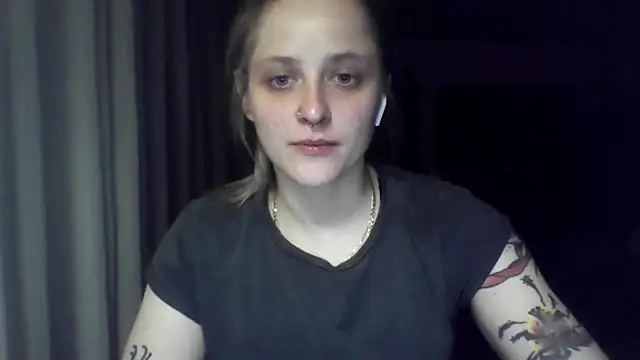 LeaWetGirl webcam