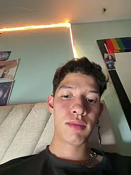 heyy_noah11 live webcam show