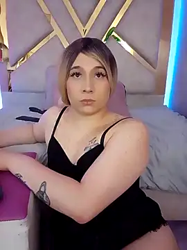 Tiffany_Valentiine webcam