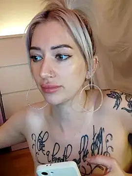 Gina-Lumara webcam