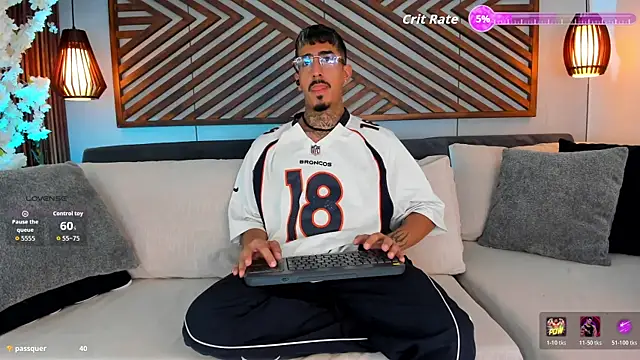 Donovan_Desmond webcam