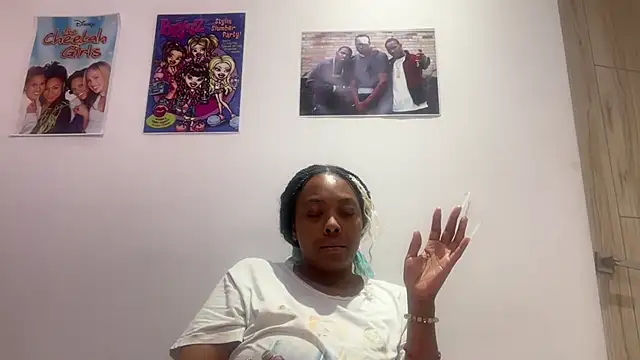 ChocolateCakeQueen webcam