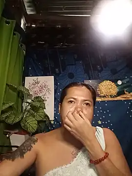 TabooSHOWgirl18 webcam