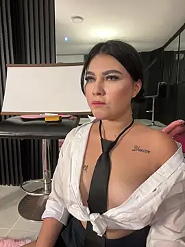 MiaaFarrel live webcam