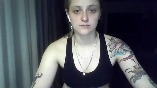 LeaWetGirl webcam