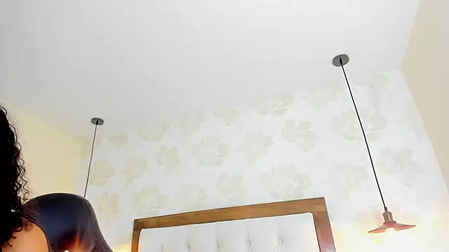 IRISCLARK1 live cam on StripChat