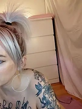 Gina-Lumara webcam