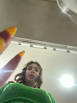 Irresistible37 webcam