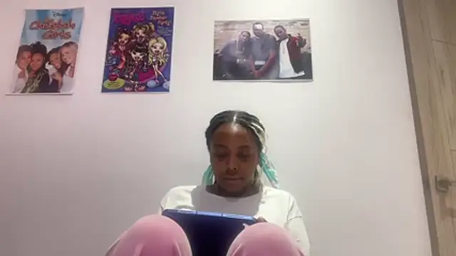 ChocolateCakeQueen live cam on StripChat