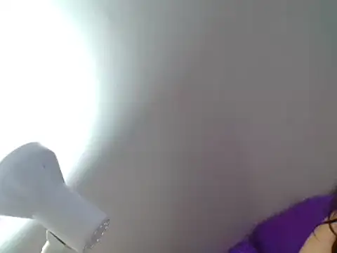 Hershey10 live cam on StripChat