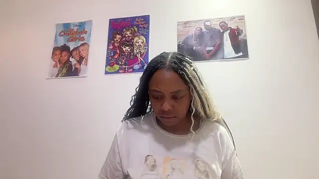 ChocolateCakeQueen webcam
