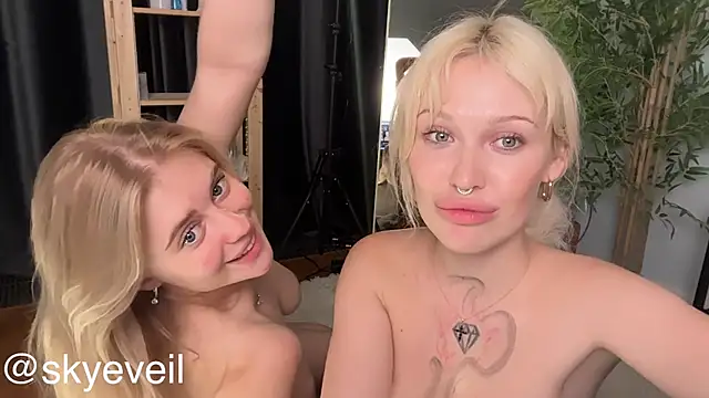 Golden_Aline webcam