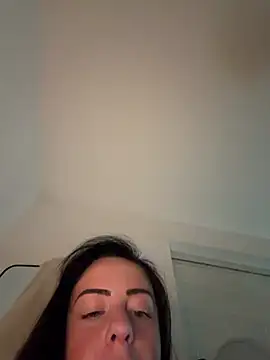ElliemaiX webcam