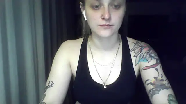 LeaWetGirl webcam