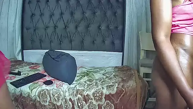 SweetBlacky5 webcam