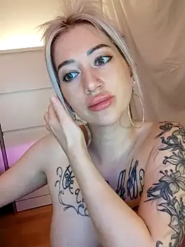 Gina-Lumara webcam