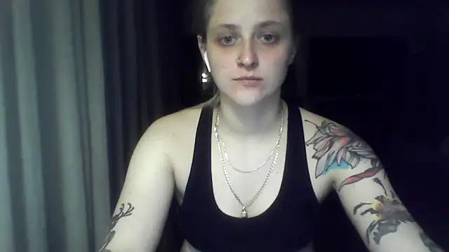 LeaWetGirl webcam