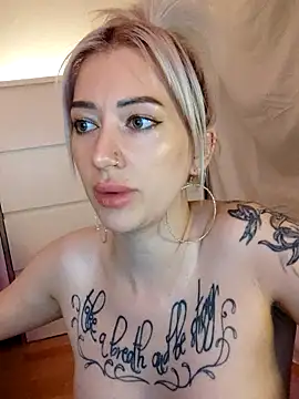 Gina-Lumara webcam