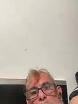 crisfootlicker live cam on StripChat