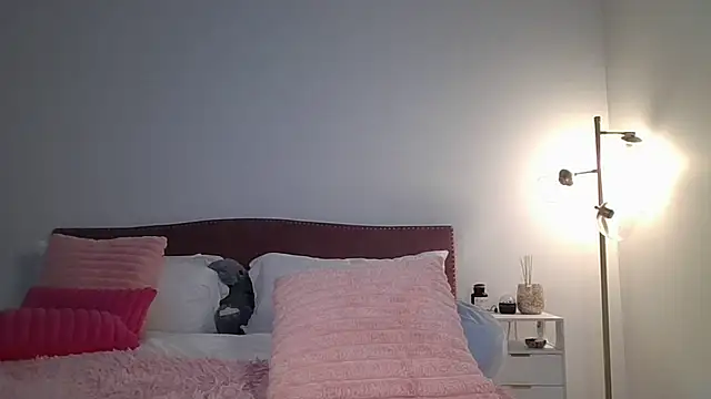 nicolesarahx (F young) - Time to get naked