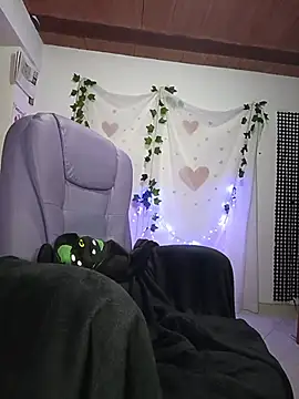 sophie_north (F young) - 🖤Striptease + Naked Dance 🖤