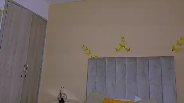 Charlotte_Olsen_ live cam on StripChat