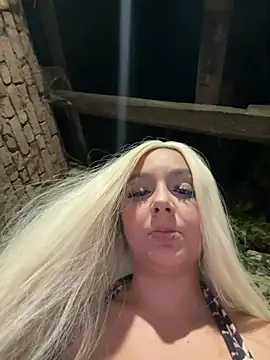 hotamanda01 live webcam