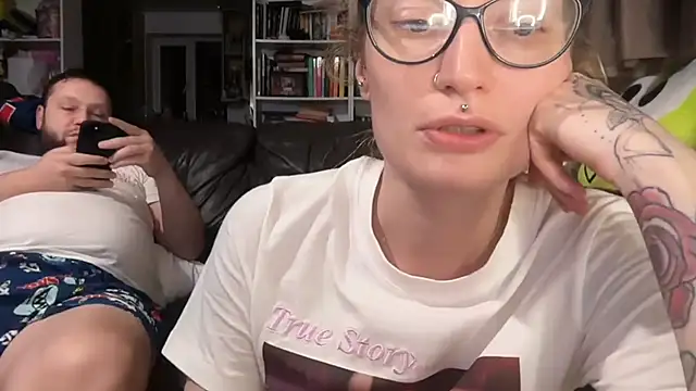 harleyblair (Ask my age) - take my clothes off