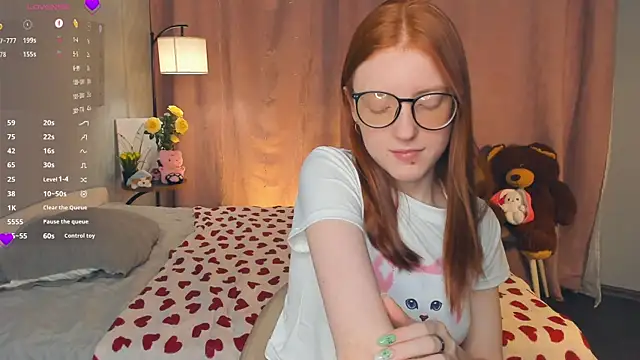 muileath (F teen) - Take off shorts and show butt
