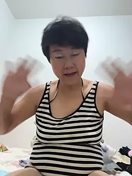 mmyun6 (F milf) - 大胆欲望熟女式内大尺度露点，勾引，大奶露点，逼逼喷水