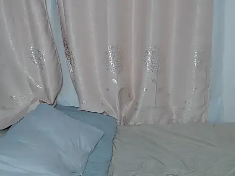 vexxiexo (F young) - dildo in pussy