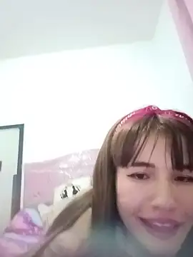 _Luna_Blooms live cam on StripChat