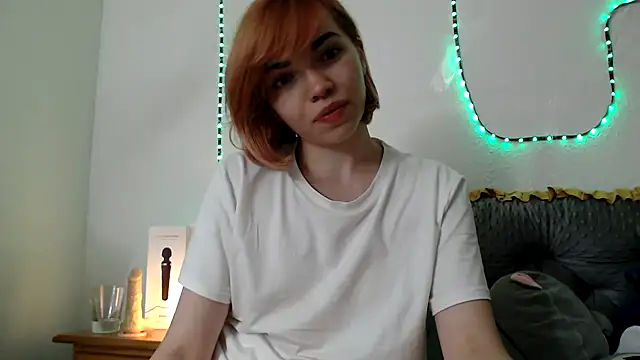 olivka-flower live cam on StripChat