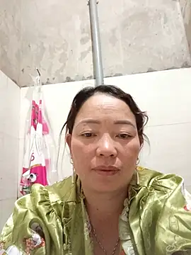 Yellow-pink live sex cam