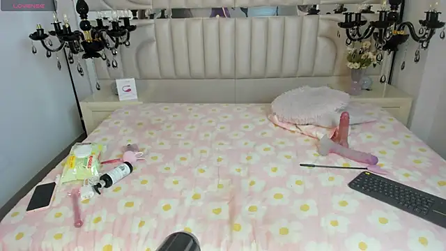paulette_roux - Paulette_roux's free webcam - UK Sex Cams