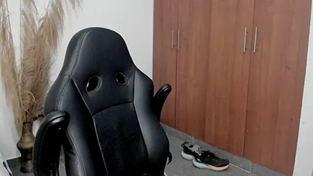 Evansdark1 live sex cam