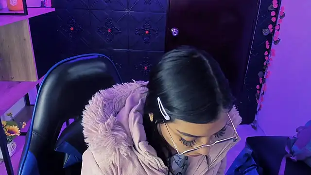 KarlaSlutSkinny__ webcam