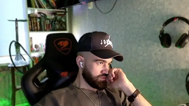 _Serious_Man webcam